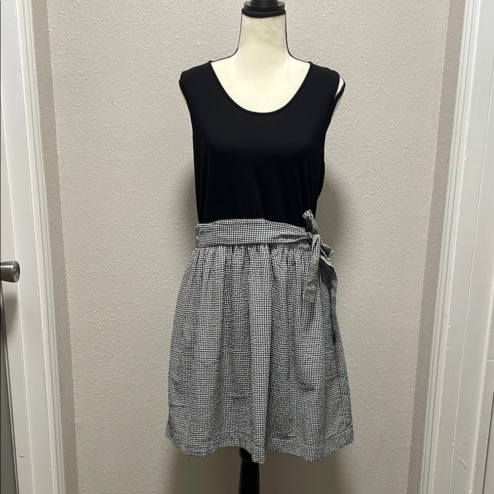 THML Gray Knee-Length Skater Skirt with Tie Front